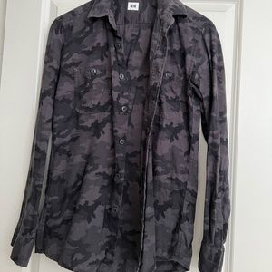 Uniqlo mens camo flannel